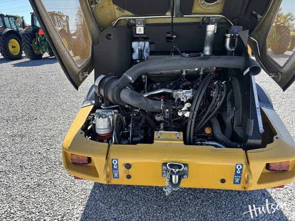 Photo of 2024 John Deere 184 G