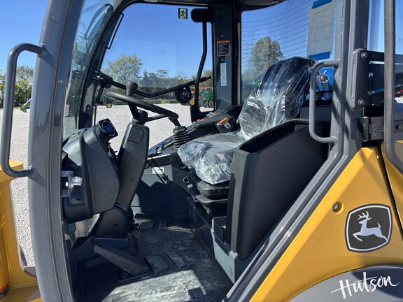 Photo of 2024 John Deere 184 G