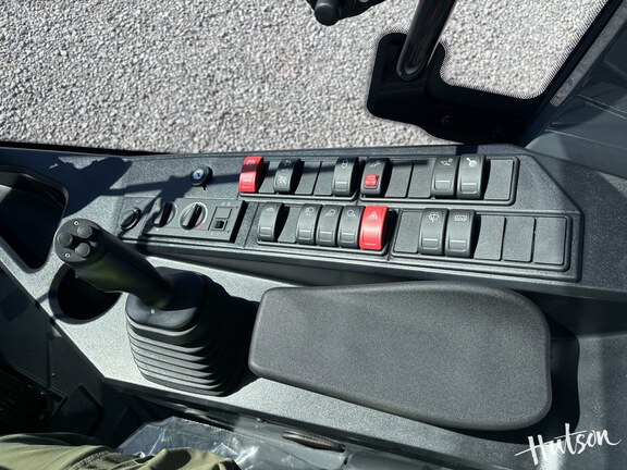 Photo of 2024 John Deere 184 G