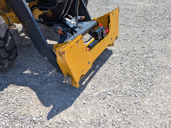 Photo of 2024 John Deere 184 G