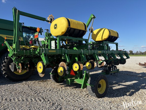 Photo of 2021 John Deere 1745