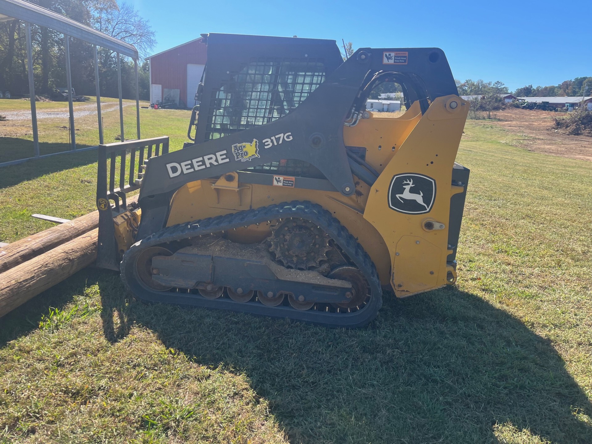 2023 John Deere 317G Image 3