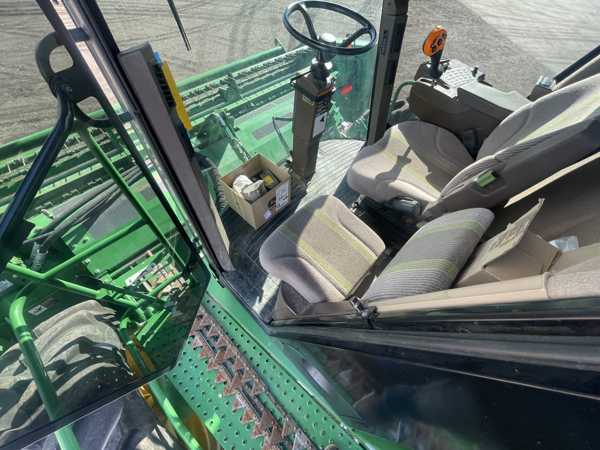 2010 John Deere A400 Image 25