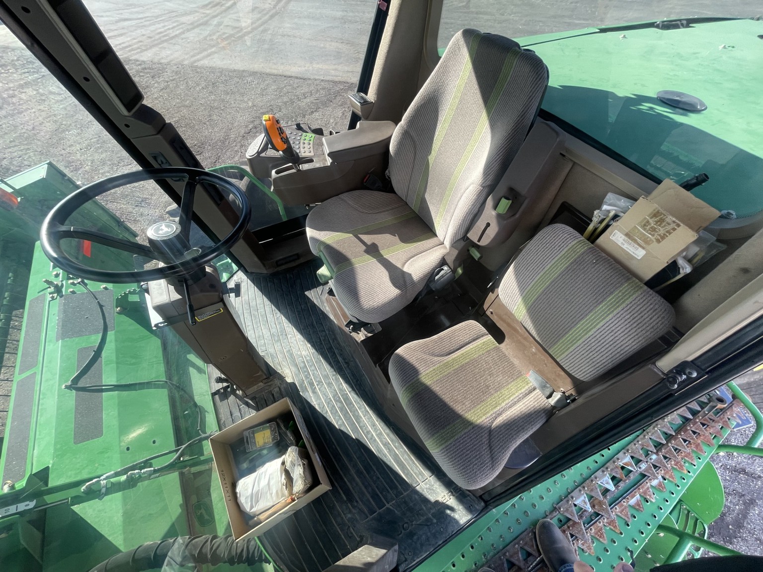 2010 John Deere A400 Image 26