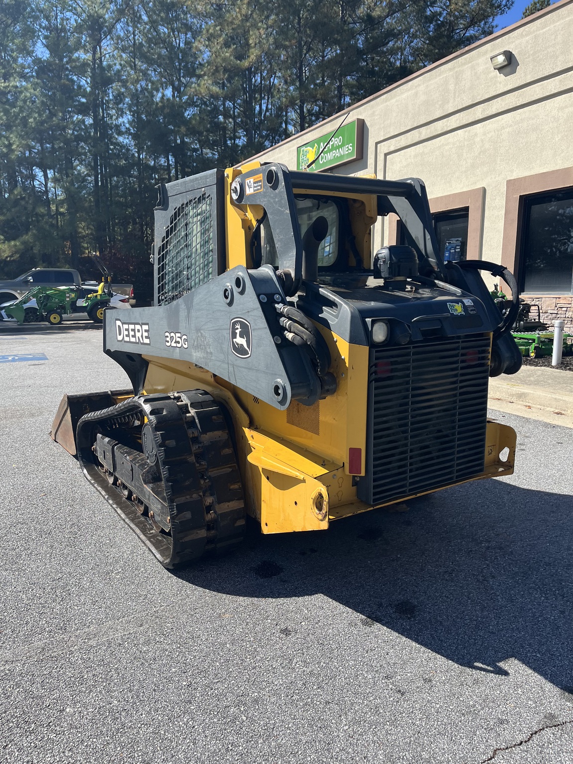 2018 John Deere 325G Image 5