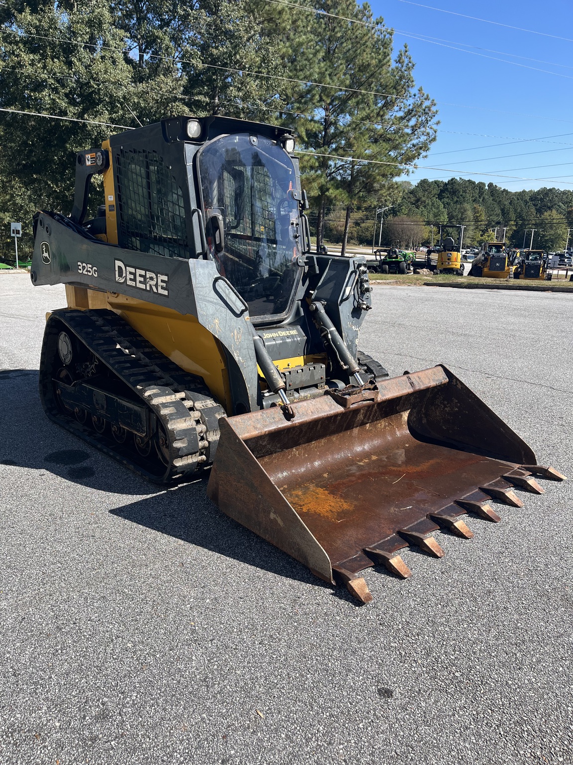 2018 John Deere 325G Image 10