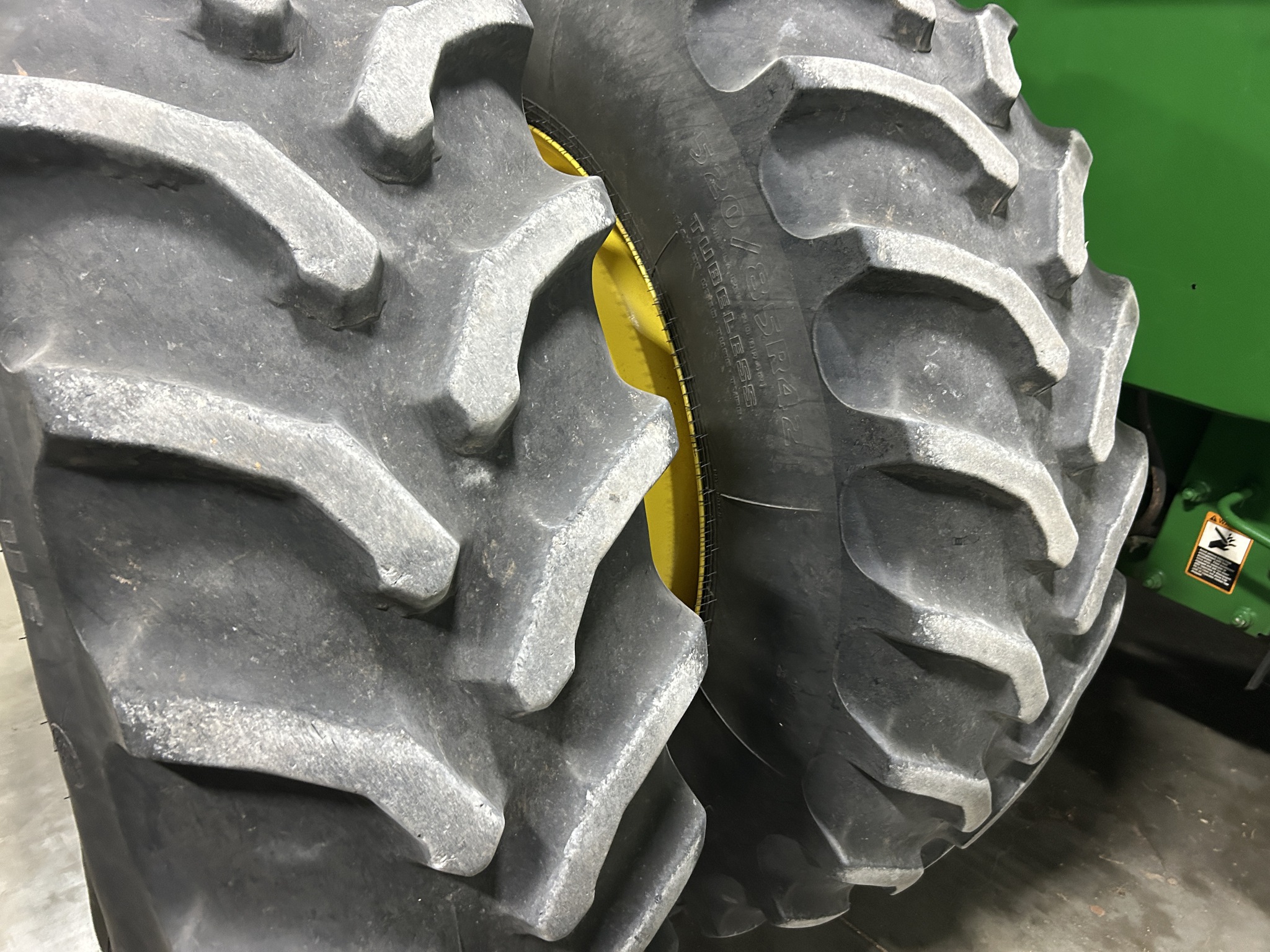 2013 John Deere S670 Image 4