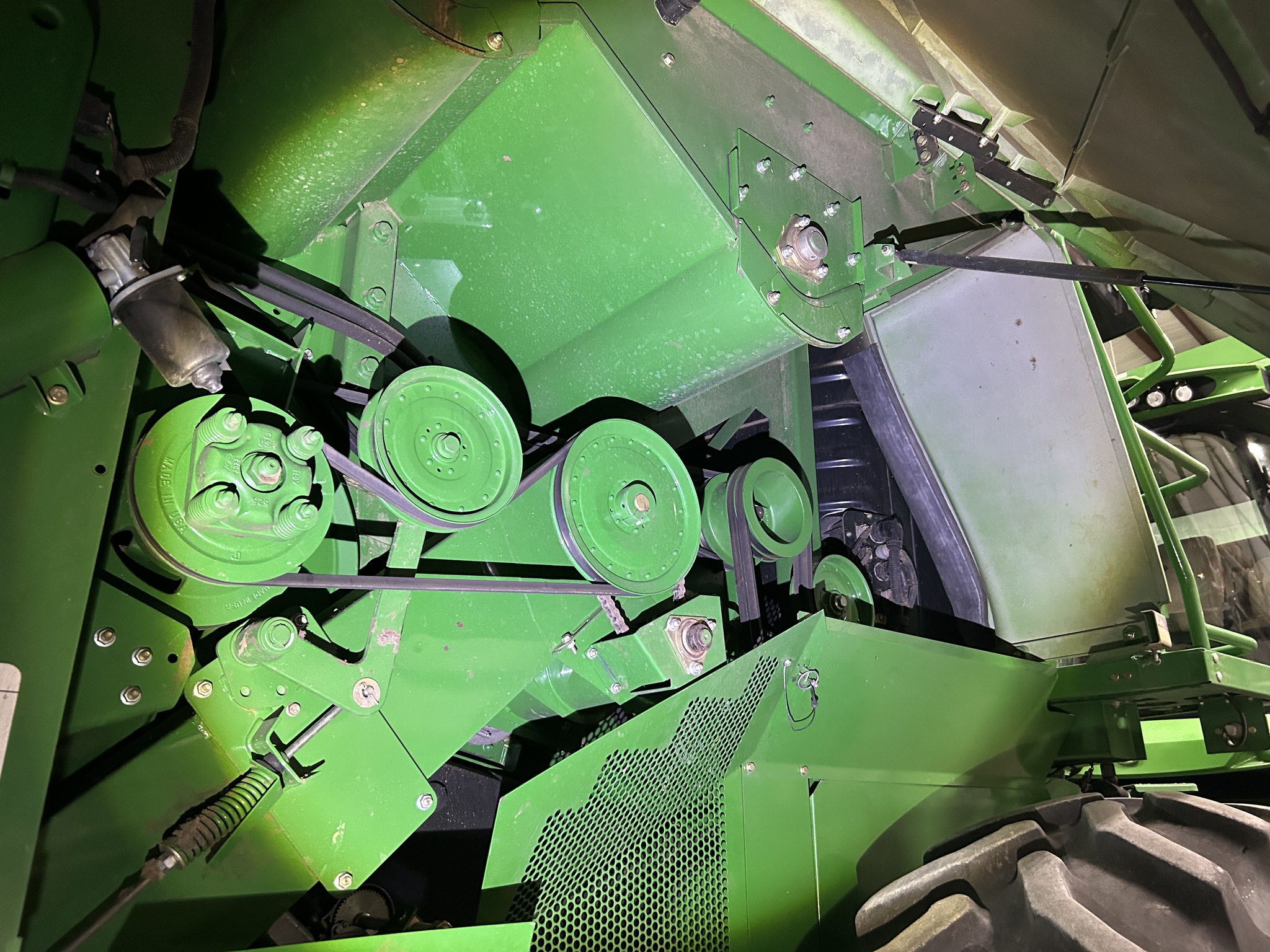 2013 John Deere S670 Image 9