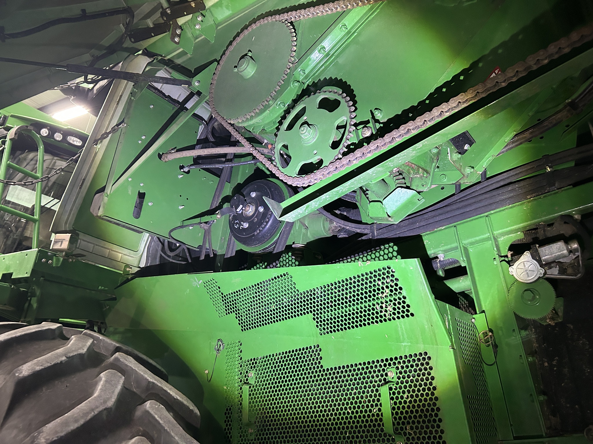 2013 John Deere S670 Image 15