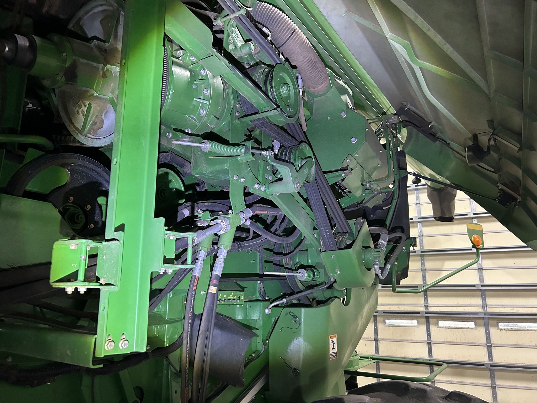 2013 John Deere S670 Image 17