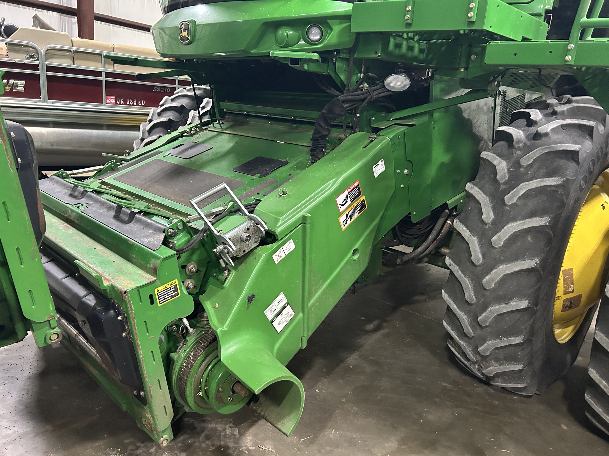 2013 John Deere S670 Image 23