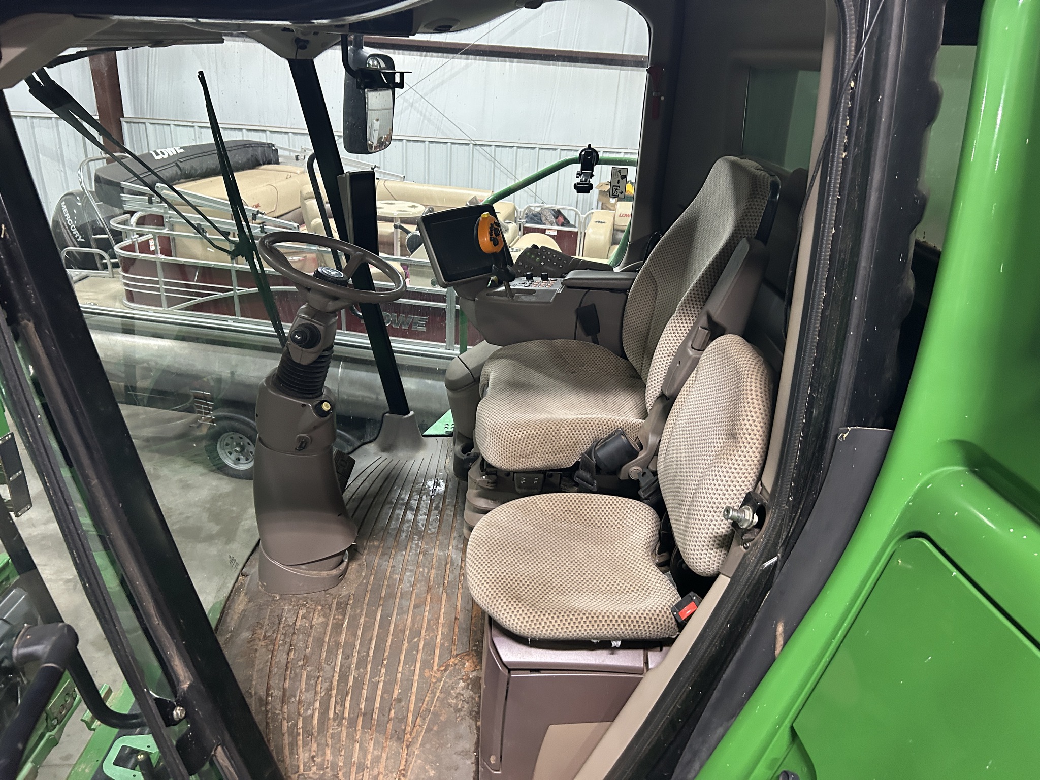 2013 John Deere S670 Image 29