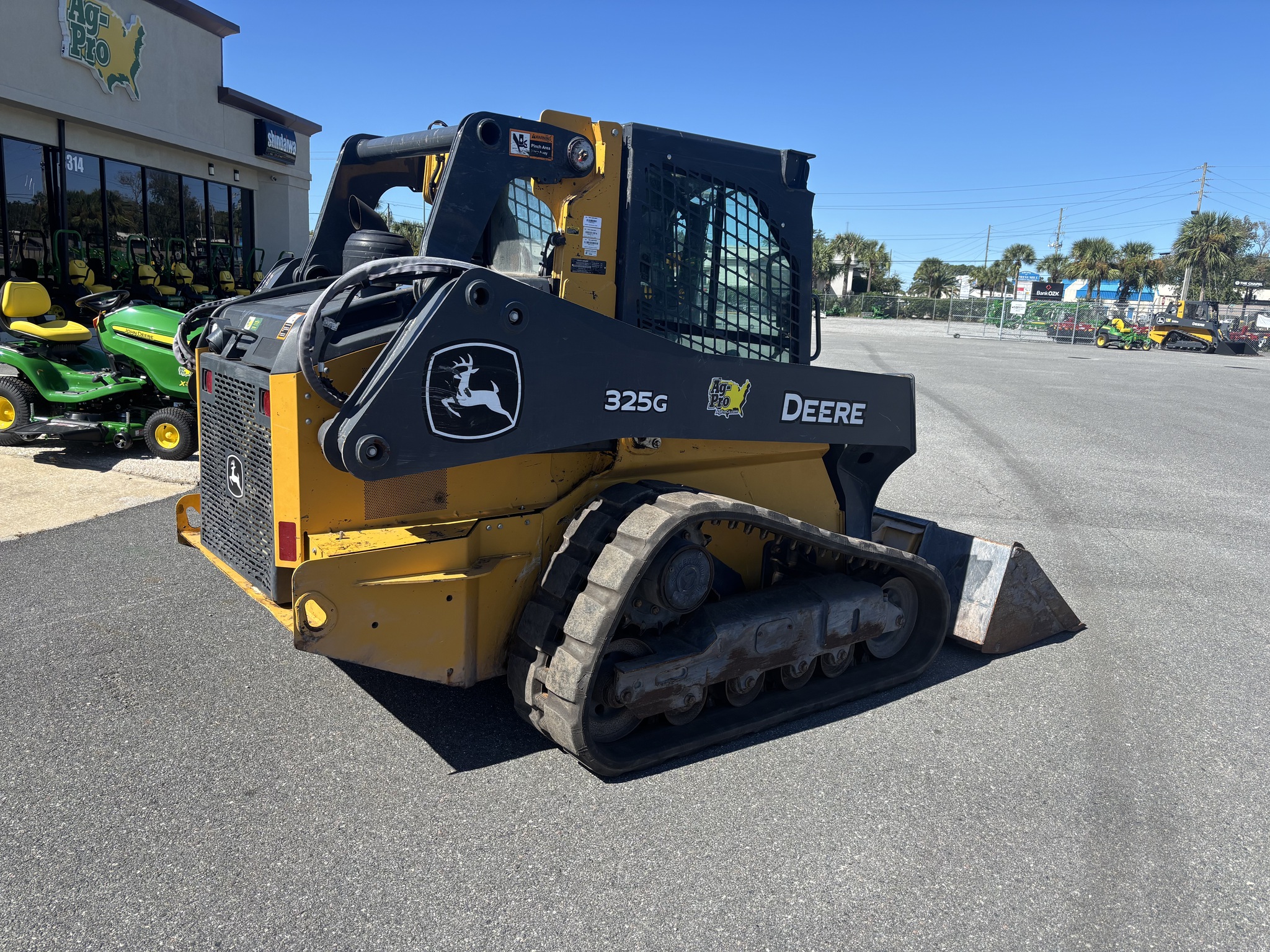 2023 John Deere 325G Image 2