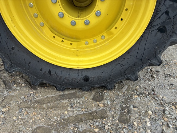 2025 John Deere 8R 410 - Photo14