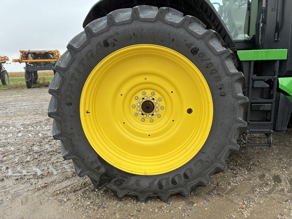 2025 John Deere 8R 410 - Photo17