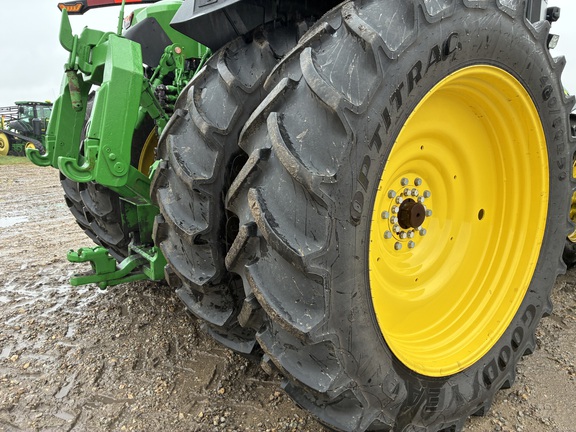 2025 John Deere 8R 410 - Photo19