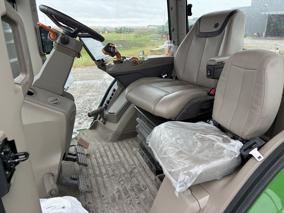 2025 John Deere 8R 410 - Photo38