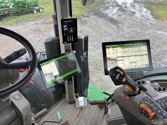 2025 John Deere 8R 410 - Photo39