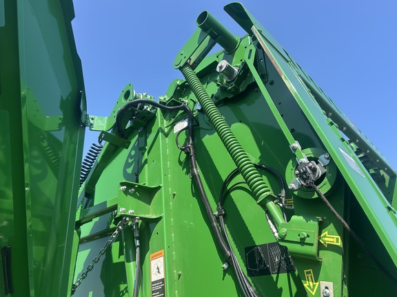 2023 John Deere 560M (13th thumbnail)