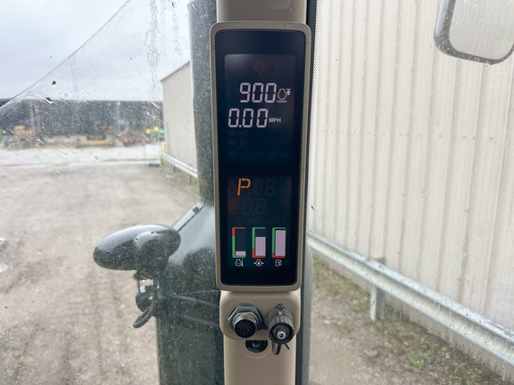 2011 John-Deere 8335RT