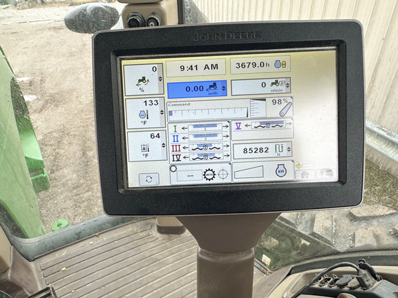 2011 John-Deere 8335RT