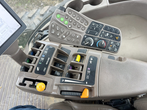 2011 John-Deere 8335RT