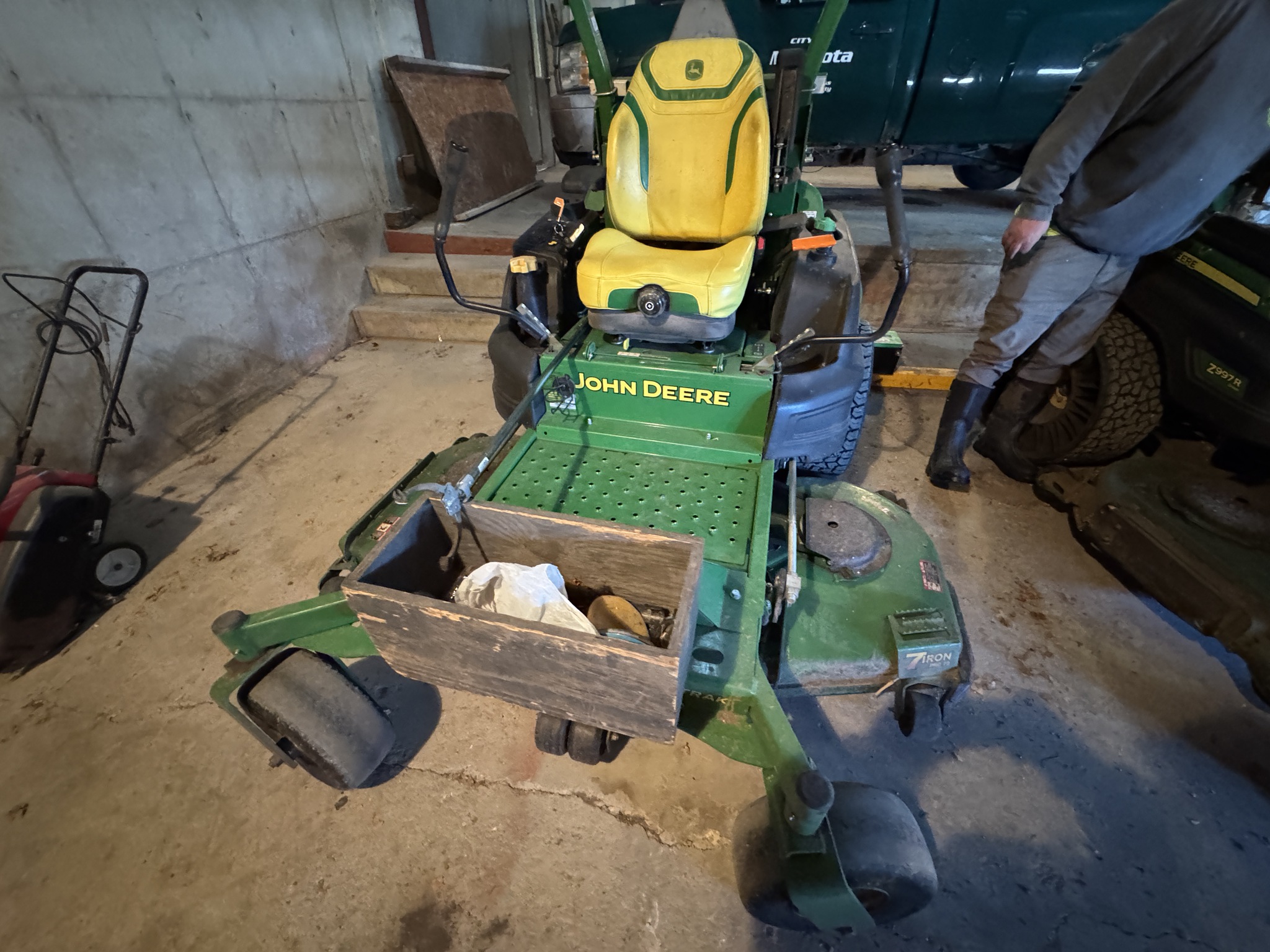  2023 John Deere Z997R at Heritage Tractor in Mendota, IL