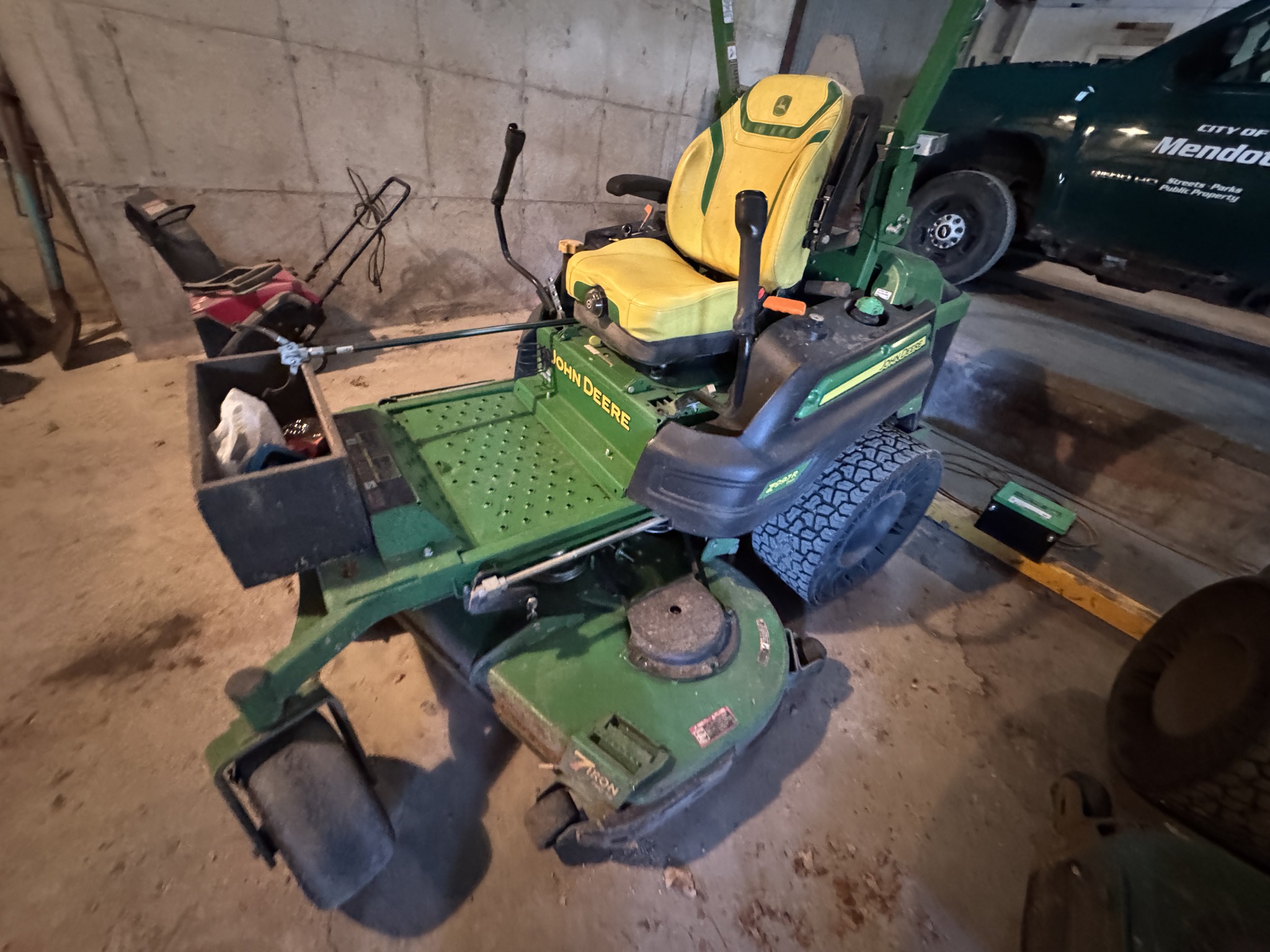  2023 John Deere Z997R at Heritage Tractor in Mendota, IL