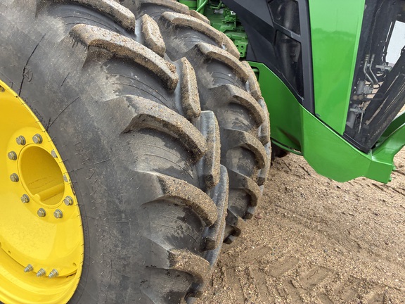 2025 John Deere 8R 370 - Photo15