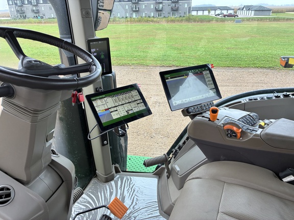 2025 John Deere 8R 370 - Photo40