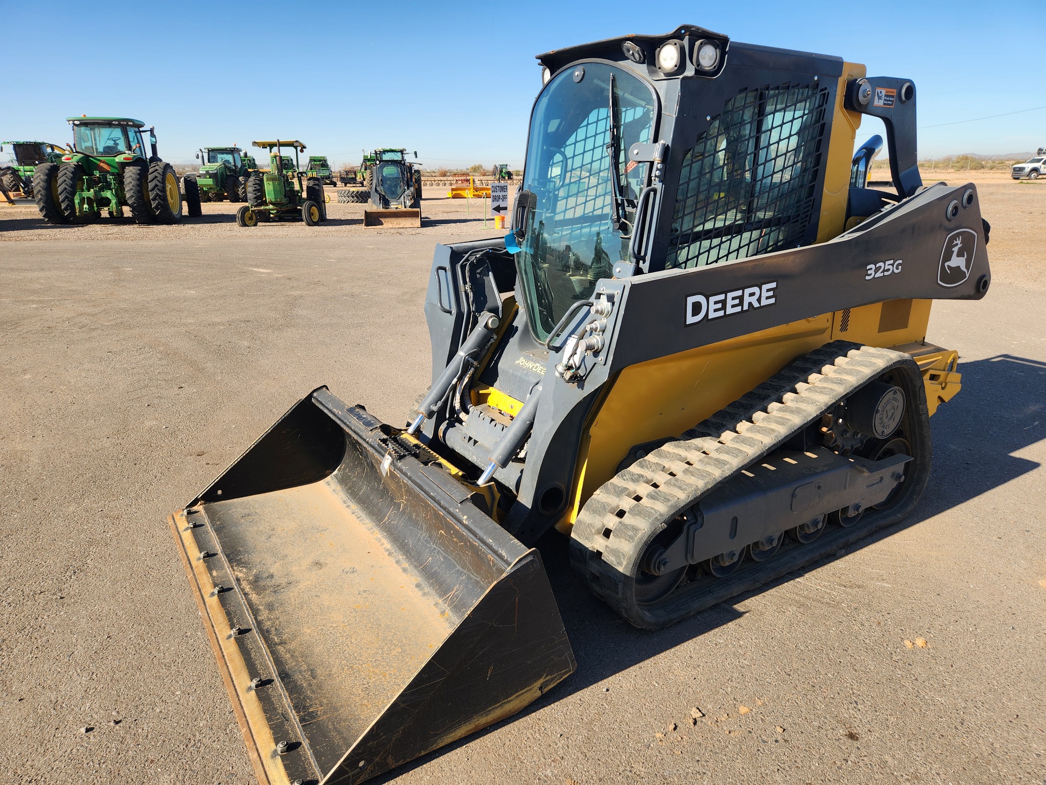 2022 John Deere 325G Image 13