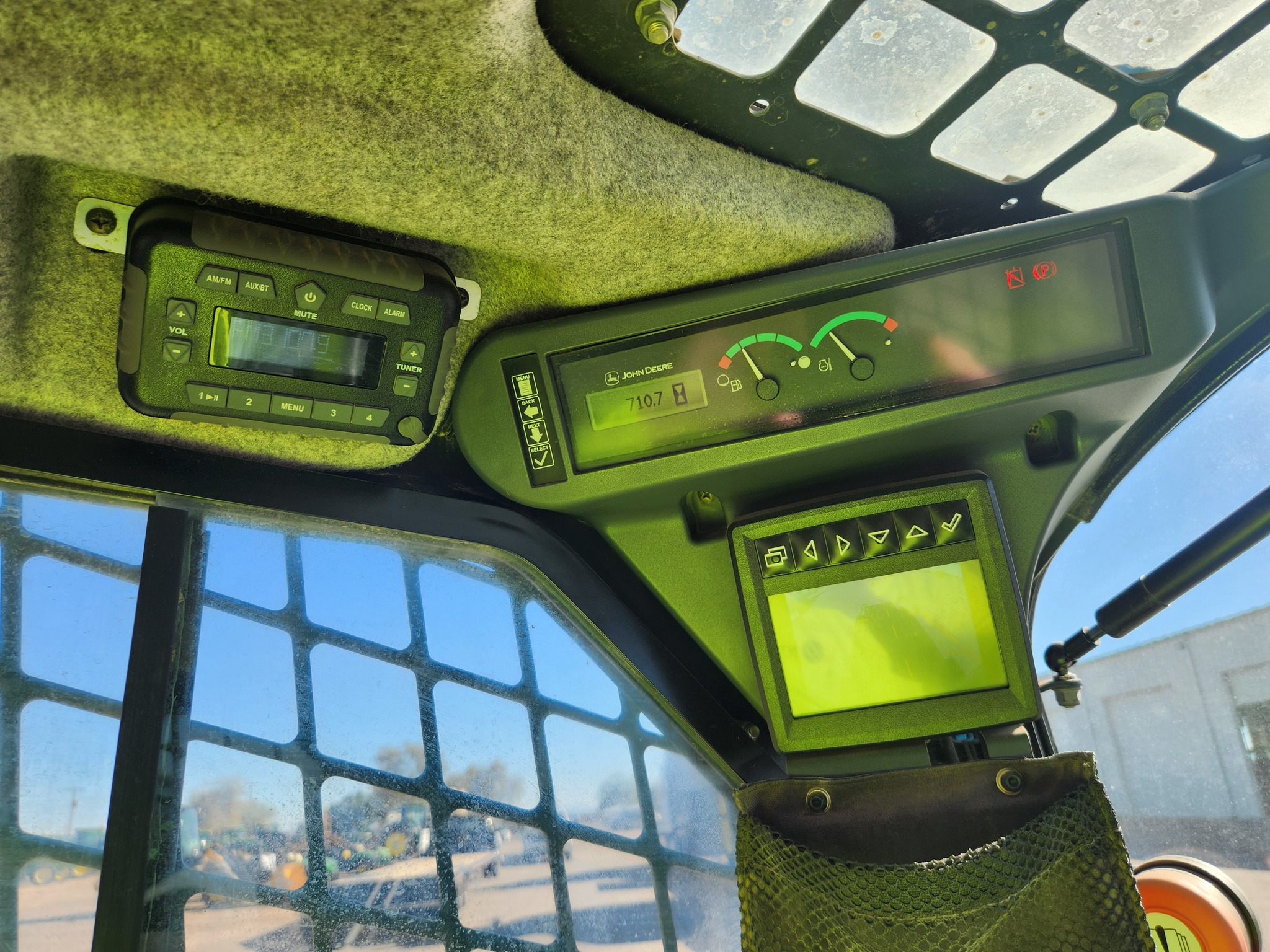 2022 John Deere 325G Image 15