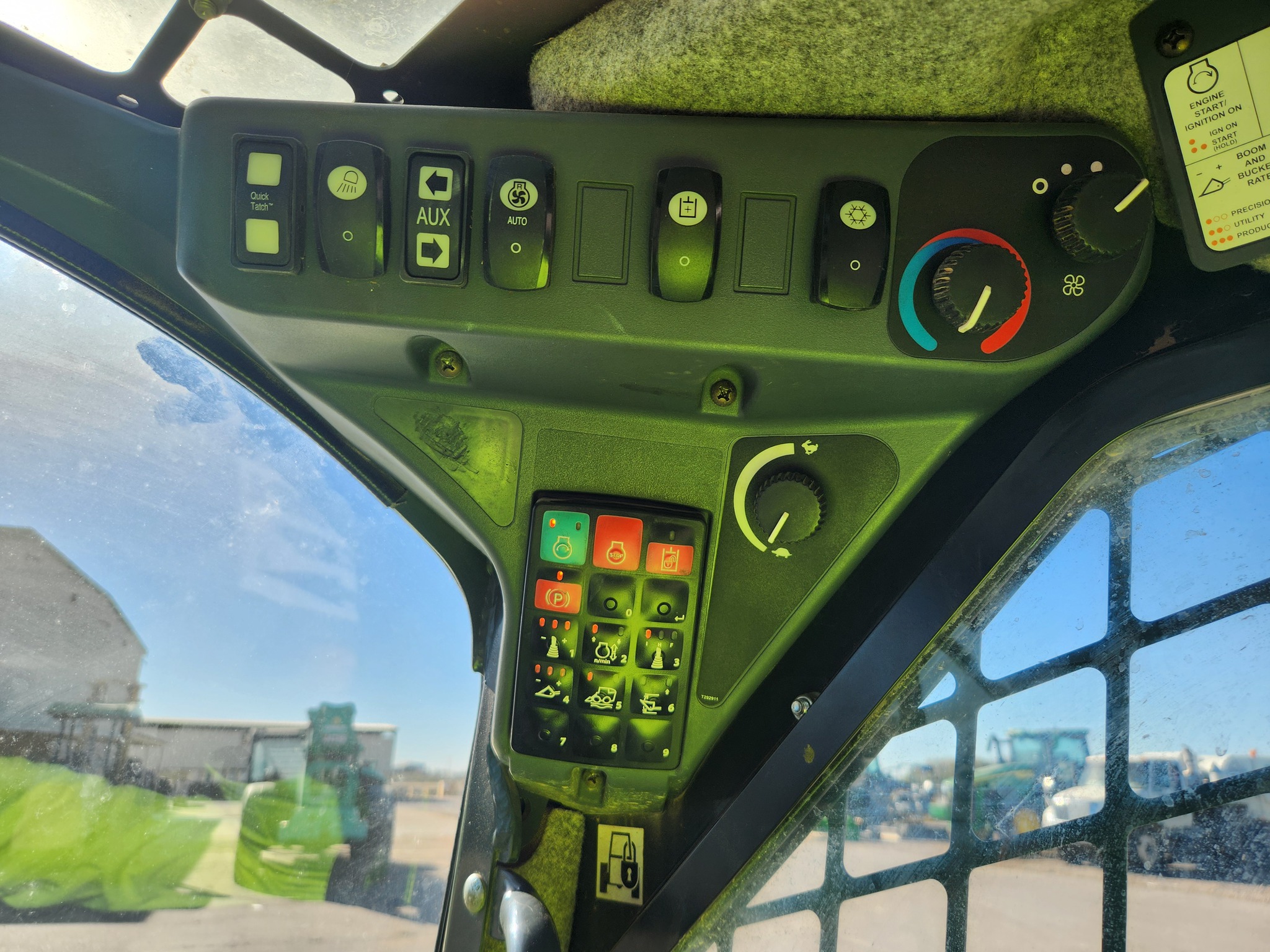 2022 John Deere 325G Image 16