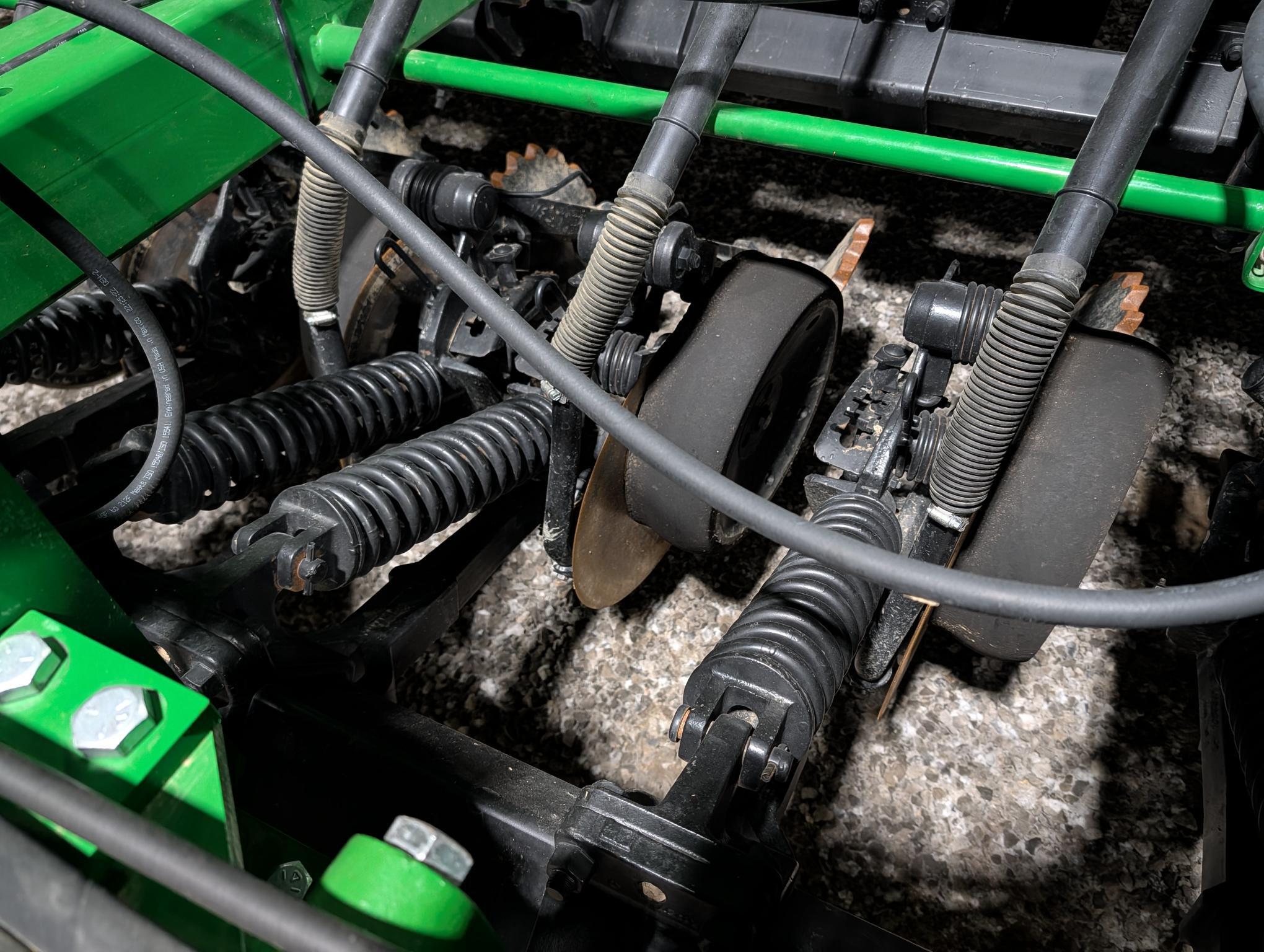 2023 John Deere 1590 Image 6