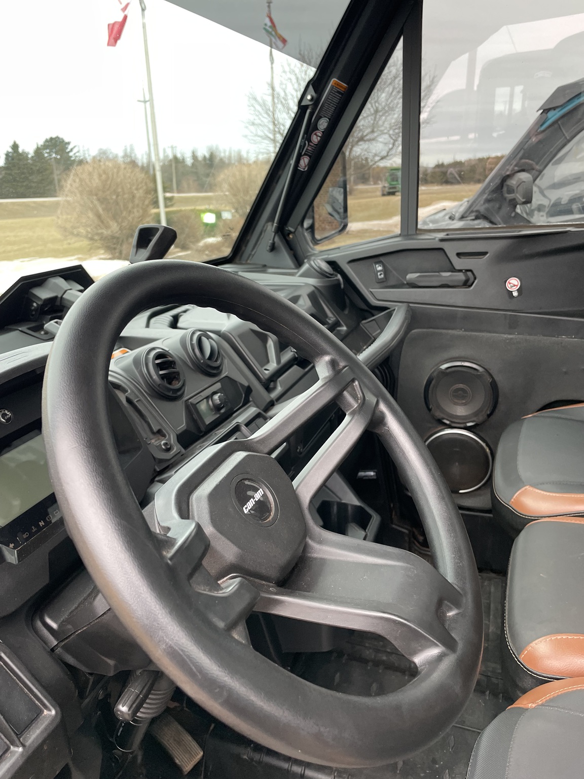 2023 Can-Am Defender Limited Image 12