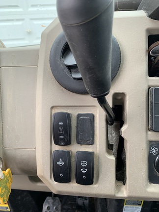 Photo of 2024 John Deere XUV 835R