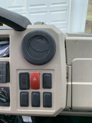 Photo of 2024 John Deere XUV 835R