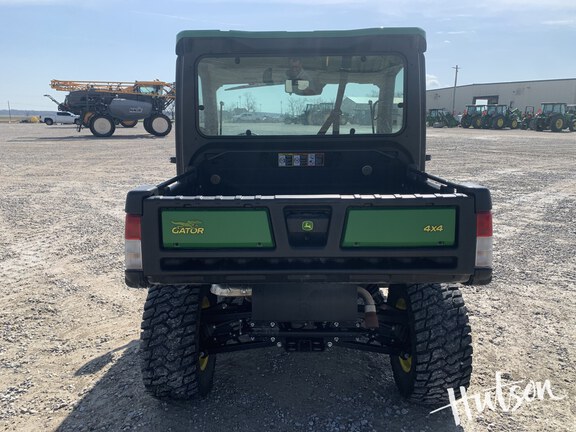 Photo of 2024 John Deere XUV 835R