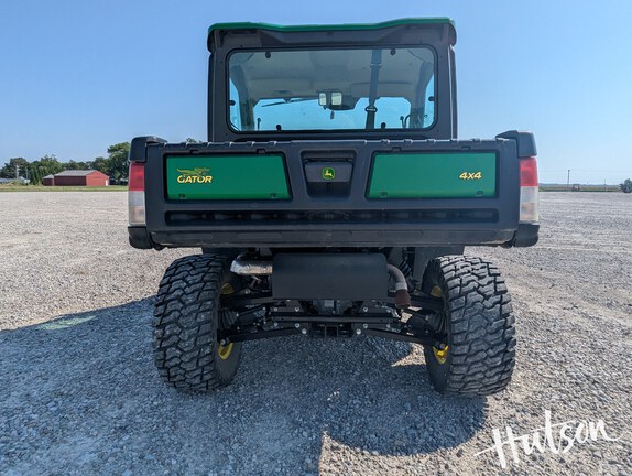 Photo of 2024 John Deere XUV 835R