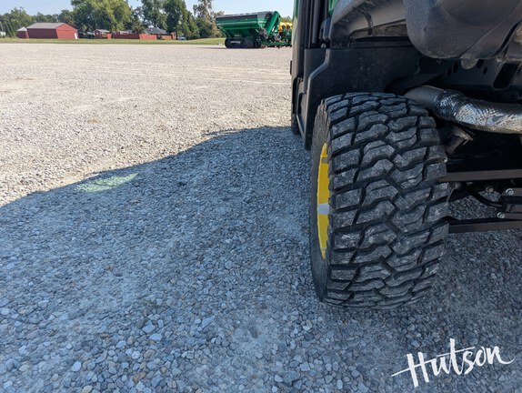 Photo of 2024 John Deere XUV 835R