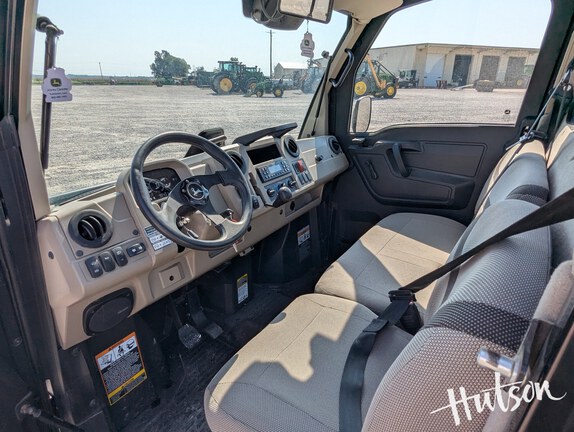 Photo of 2024 John Deere XUV 835R