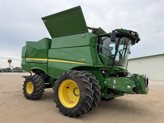  John Deere S770