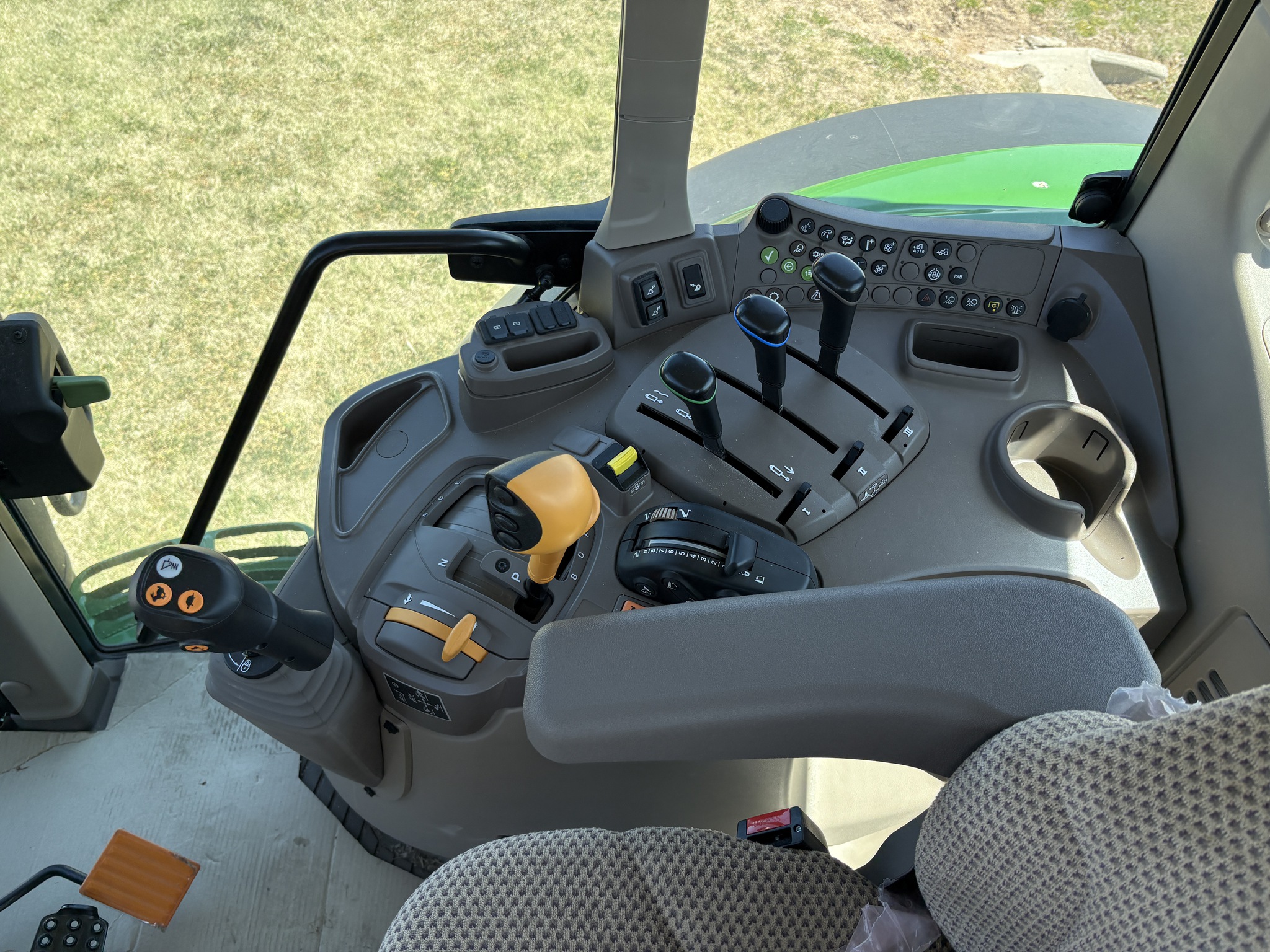 2024 John Deere 6145M Image 8