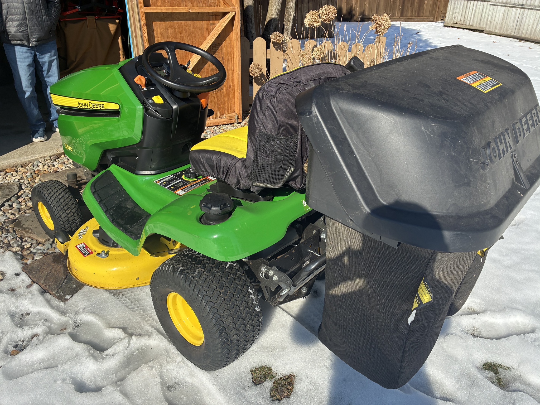 2019 John Deere X370 Image 5