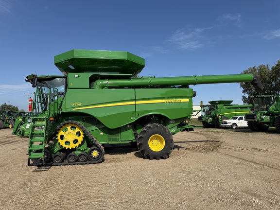 2023 John Deere S790 - Photo6