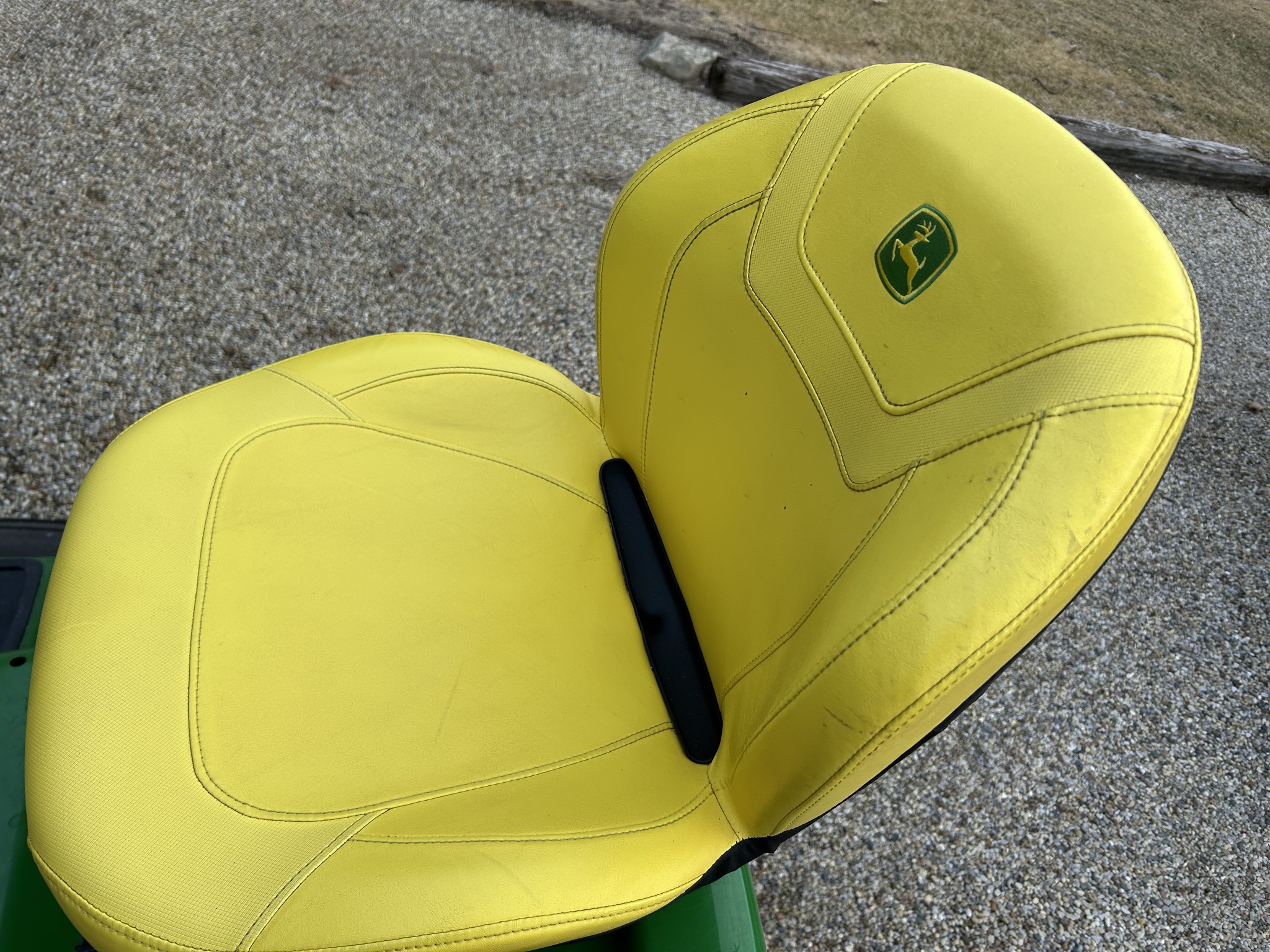  2022 John Deere X354 at Heritage Tractor in Streator, IL