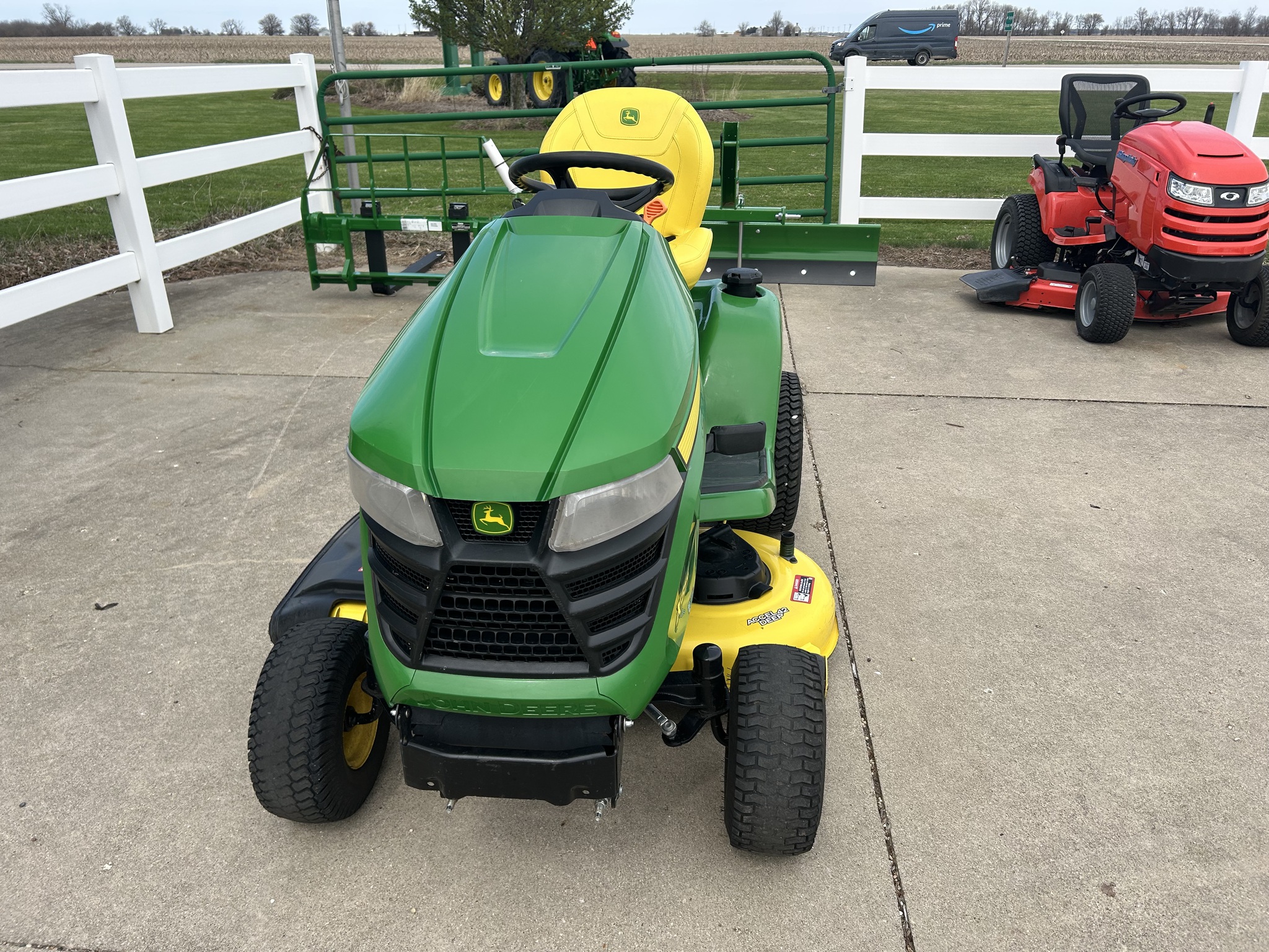  2022 John Deere X354 at Heritage Tractor in Streator, IL