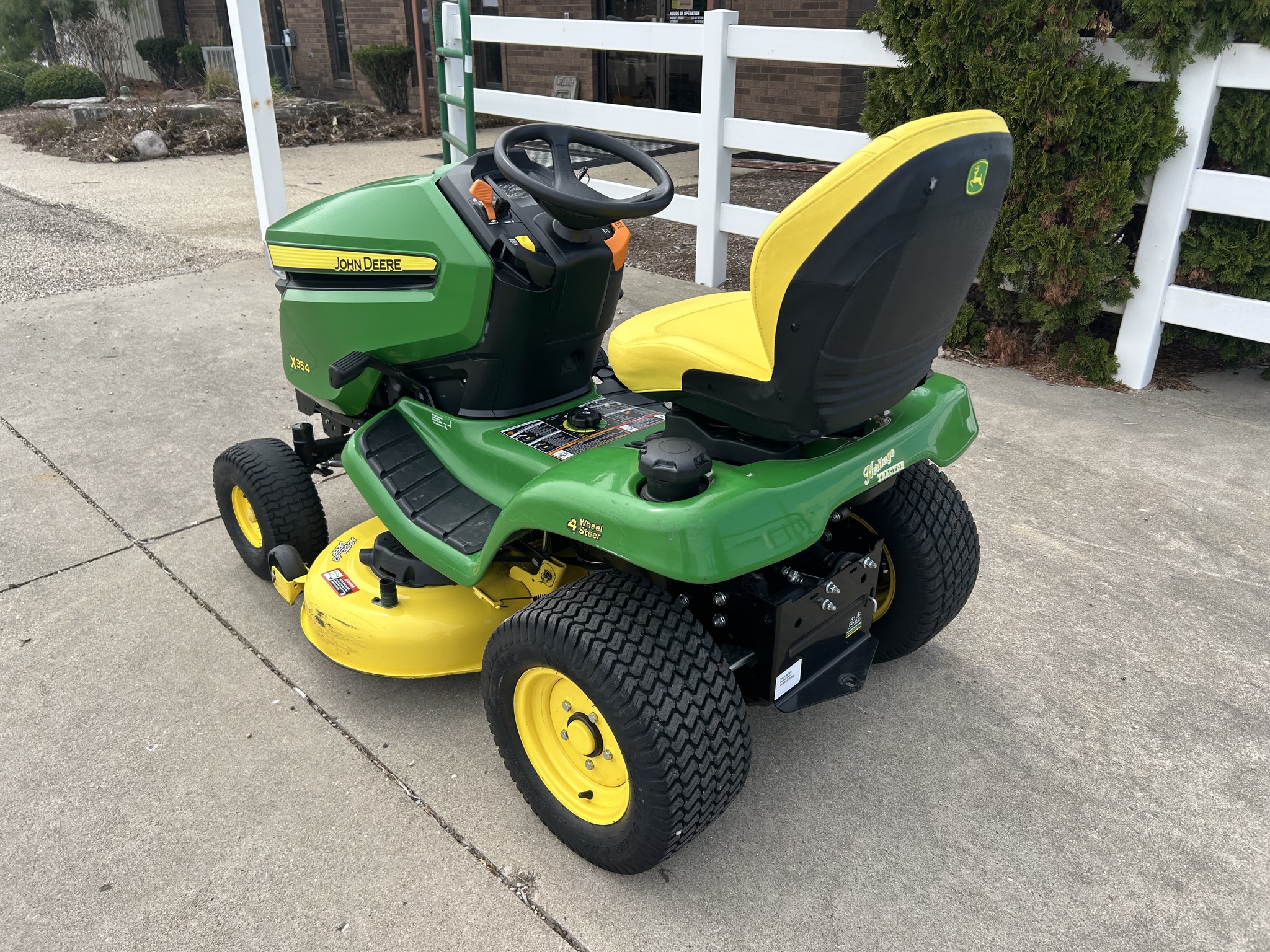  2022 John Deere X354 at Heritage Tractor in Streator, IL