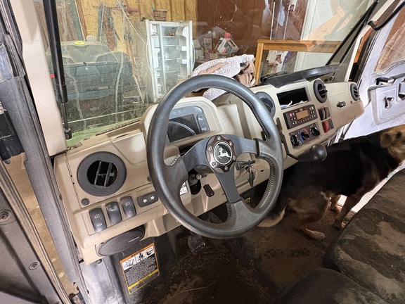 2024 John Deere XUV 835R - Photo14