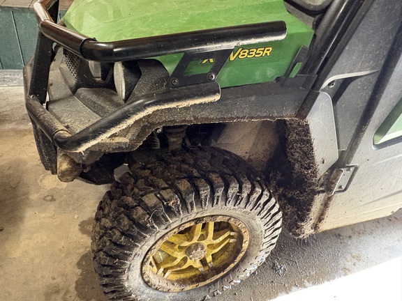 2024 John Deere XUV 835R - Photo9